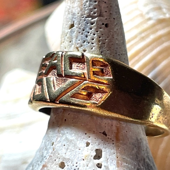 Twisted Silver Carved Peace Love Brass Ring 6 - Picture 6 of 10